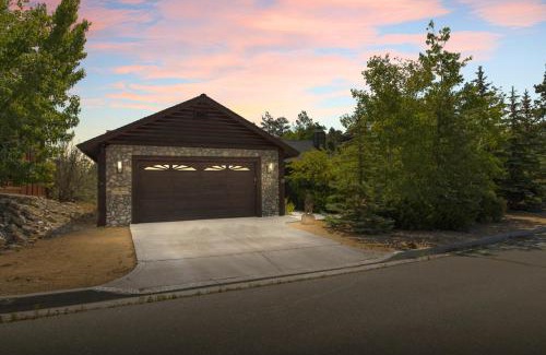 Castle Glen Estates House | Fallen Leaf Hideaway Castle Estate