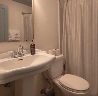 Lookout Mountain Bed & Breakfast | Falling Water Room on Lookout Mountain