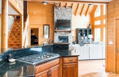 Tate Cabin | Falling Waters: Luxury Cabin with breathtaking views of Amicalola Falls