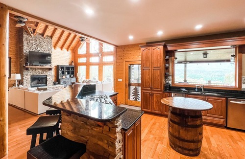 Tate Cabin | Falling Waters: Luxury Cabin with breathtaking views of Amicalola Falls