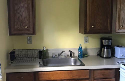 Ellsworth Apartment | Falls Farmstead 1865 Ellis House Comfy Apt 2