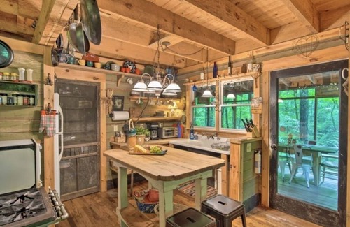 Chatsworth Cabin | Falls View Cabin at Dennis Mill on designated trout stream.n