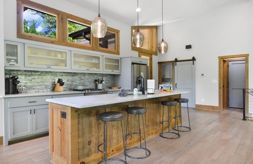 Ellijay Cabin | Falls Watch ~ 3BR Mountain Modern Luxury on a Private Waterfall! Wow!