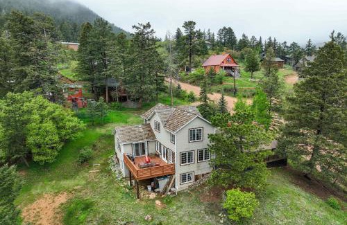 Green Mountain Falls House | Fallsview Cabin Forest Escape w Rustic Charm