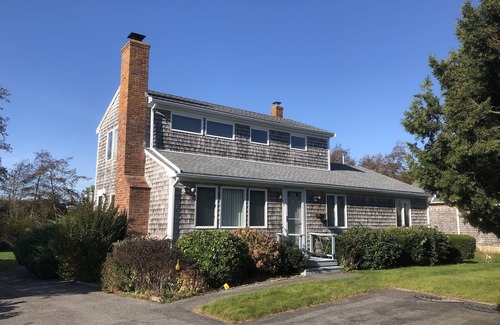 Falmouth House | Falmouth Breezes on the Cape