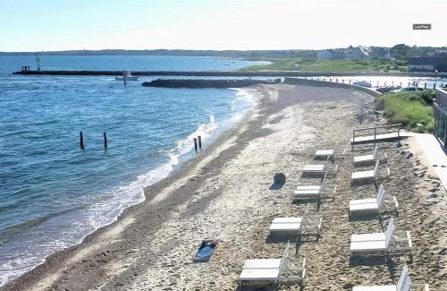 Falmouth Heights Hotel | Falmouth Tides