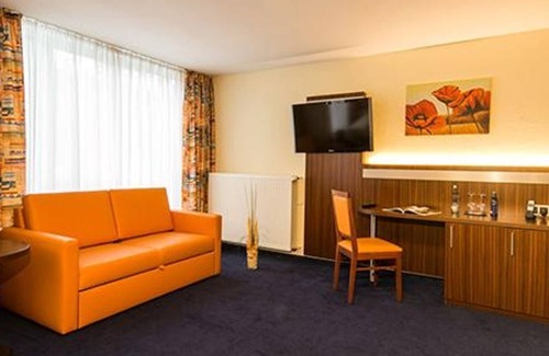 Neustadt an der Weinstrasse House | Familienzimmer - PANORAMA HOTEL in Neustadt an der Weinstraße