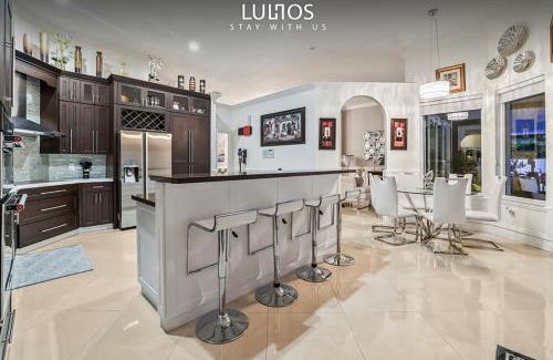 Palmetto Bay House | Family 4BR Escape Pool Arcade Sleeps 12 L57