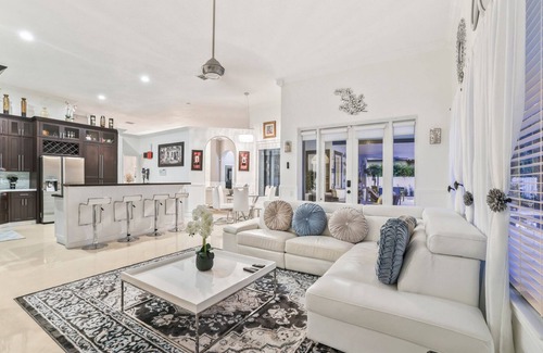 Palmetto Bay House | Family 4BR Escape Pool Arcade Sleeps 12