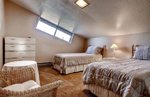 Plumas Eureka Estates Condo | Family and friends getaway in Plumas Pines, 2 Master bedrooms, sleeps up to 10!