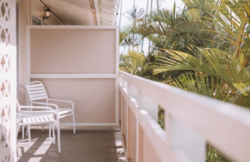 Wailua Apartment | Family and Friends Vacation! Spacious Pool View Suite + Living Area and Kitchen