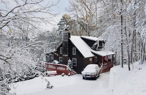 Blairsville Cabin | Family and pet friendly - a place for all!nUnion County, GA STR License # 011214