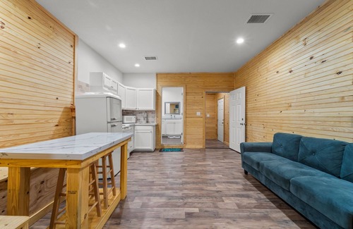 Cedar Lane Cabin | Family and pet friendly creek access with RV Hook up.