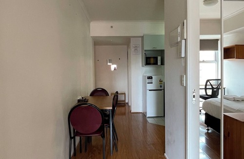 Carlton South Apartment | Family Apartment for 5 in CBD