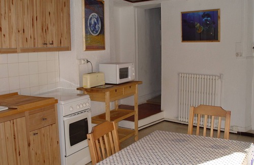 Bandol Apartment | Family apartment, 2-4 people, in Provence Mas 16th cent., pool, garden, parking