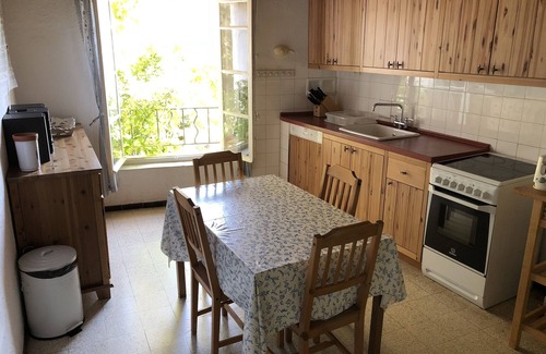 Bandol Apartment | Family apartment, 2-4 people, in Provence Mas 16th cent., pool, garden, parking