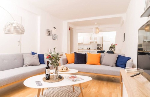Graz City Centre Apartment | Family Apartment Near Graz Clock Tower | 5 Guests