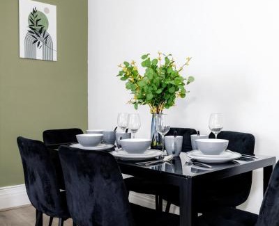 City of Westminster Apartment | Family Apartment Steps from Hyde Park & Oxford St