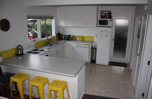 Pauanui House | Family bach on the circle