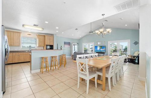 Bonita Springs House | Family Beach House, 4 Bedroom, 3 Bath, Sleeps 14