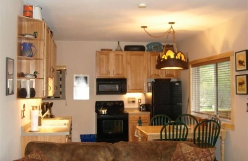 Gardiner Cabin | “Family cabin, near Yellowstone with views of the Yellowstone river"