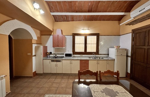 Benalua de Guadix Apartment | Family Cave for 4 people