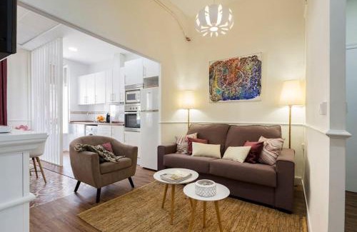 Camins al Grau Apartment | Family Century House with terrace and parking