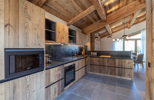 Le Praz Ski Chalet | Family Chalet with Pool, Near Slopes in Courchevel