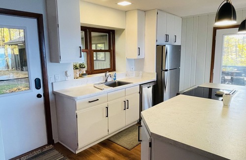 West Olive House | Family cottage on 100 ft of private Lake Michigan beach