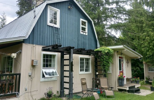 Fauquier Cottage | Family Country Cottage & Lavender Farm, Hot-springs Escape Warm & Aromatic Xmas