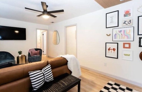 Savannah House | Family & Dog Friendly Fun New Renovation w/Pool!