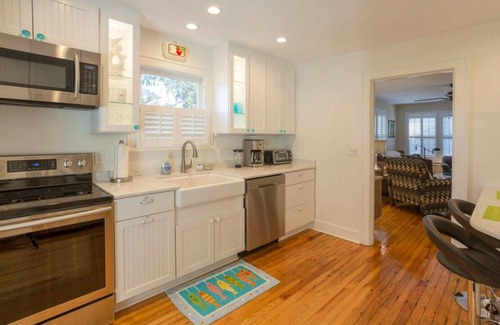Gulfport House | Family & dog friendly just 2 mins to the beach & 1 block to village.