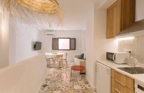 Old Town Apartment | family duplex family bathroom with shower