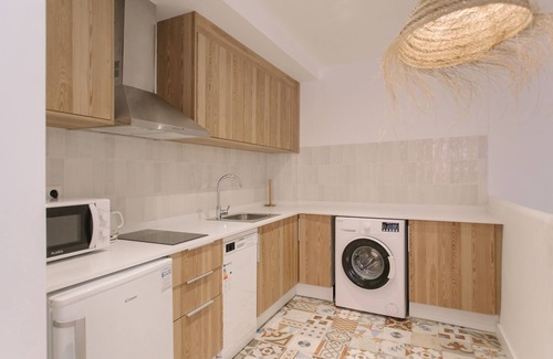 Old Town Apartment | family duplex family bathroom with shower