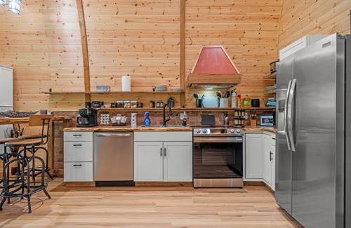 Hot Springs Village Cabin | Family Escape in the Forest – Hot Tub, Fire Pit, Loft for Kids & Peaceful Views