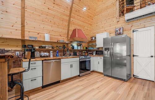 Hot Springs Village Cabin | Family Escape in the Forest – Hot Tub, Fire Pit, Loft for Kids & Peaceful Views