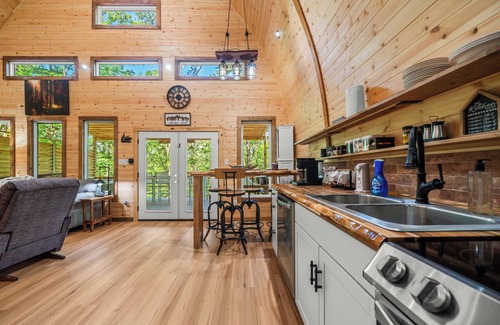 Hot Springs Village Cabin | Family Escape in the Forest – Hot Tub, Fire Pit, Loft for Kids & Peaceful Views