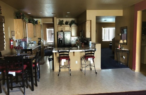 Palmdale House | Family Feel West Palmdale Home Near Marie Kerr Park