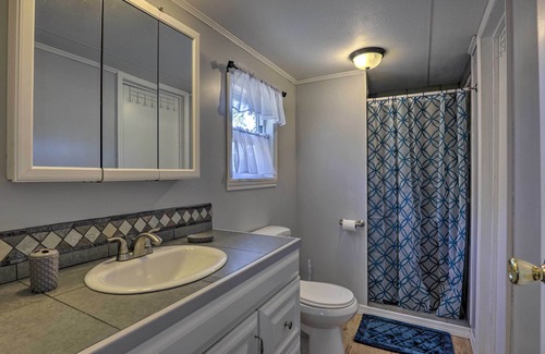 Interlachen House | Family Florida Lake House: Private Screened Porch
