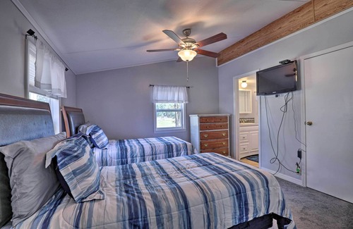 Interlachen House | Family Florida Lake House: Private Screened Porch