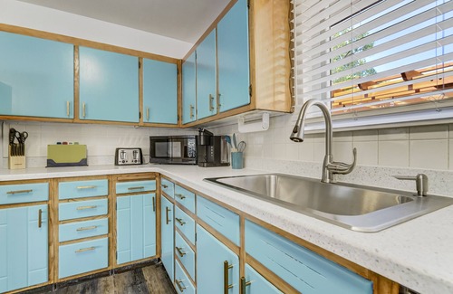 West Colorado Springs House | Family Friendly Home with Hot Tub! ☀️Sleeps 8