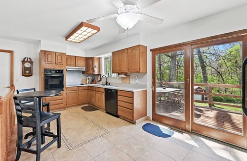 Lake St Louis House | Family Friendly Lake Front retreat with Lake Front Beach and Dock.