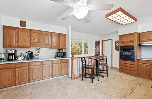 Lake St Louis House | Family Friendly Lake Front retreat with Lake Front Beach and Dock.
