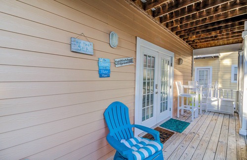 Ono Island Villa | Family Friendly 2-BR @ Resort with Tiki Bar + 2 Pools! 0.5m from beach!