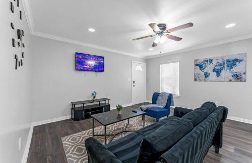 Arlington Apartment | Family Friendly 2bdrm-Walk To At&t/Cowboys Stadium