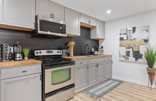 Mableton Apartment | Family-Friendly 2BR Getaway