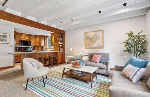 Rockport House | Family Friendly 2BR Home · Walk to Beach + Downtown Rockport · KING Bed