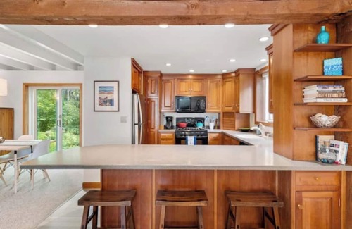 Rockport House | Family Friendly 2BR Home · Walk to Beach + Downtown Rockport · KING Bed