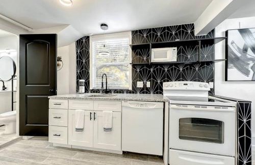 Wadeview Park House | Family-friendly 2br Wi-fi Pets Near Disney
