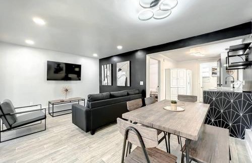 Wadeview Park House | Family-friendly 2br Wi-fi Pets Near Disney